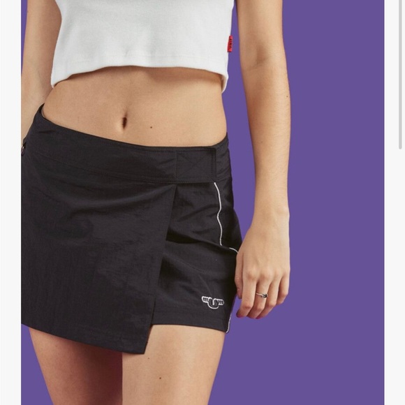 • UNIF • Women’s Quote Mini Skirt Polyester Black and White Size Small - Picture 1 of 6